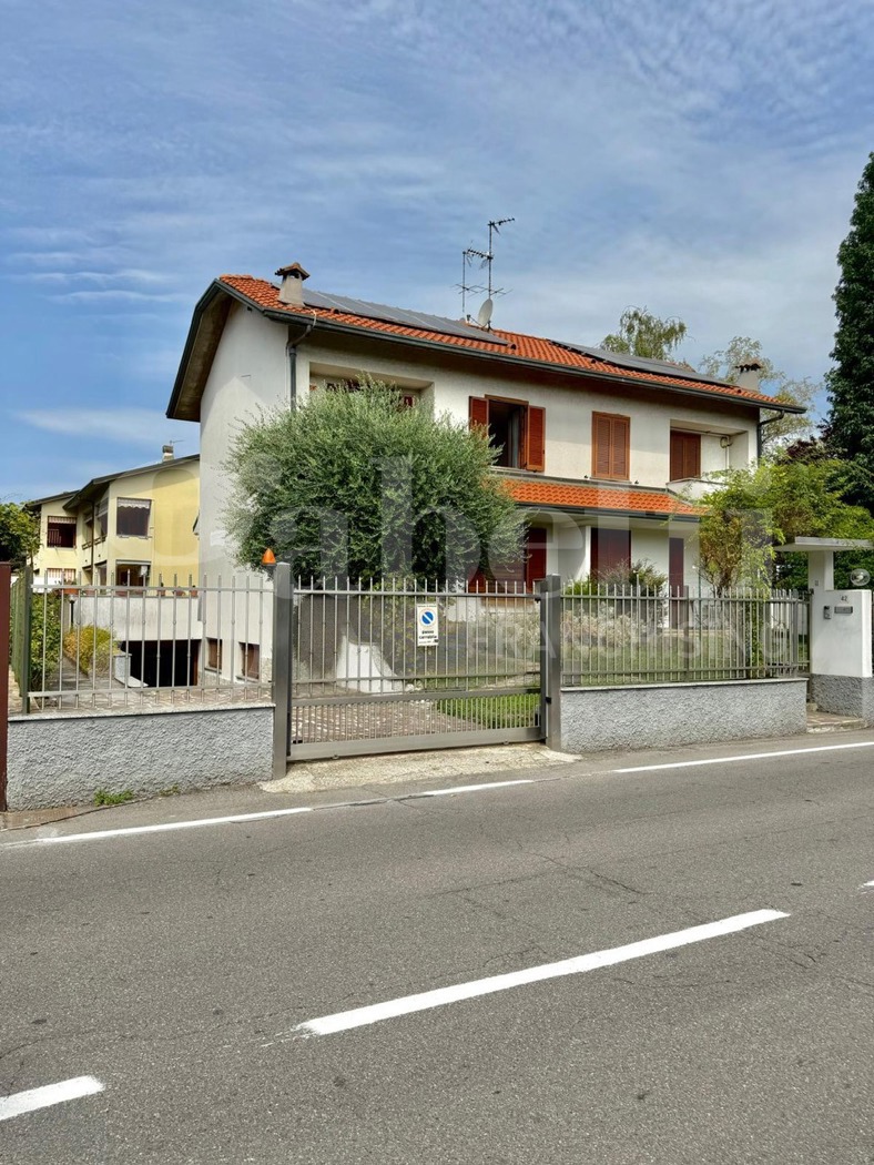 Villa con giardino a Senago