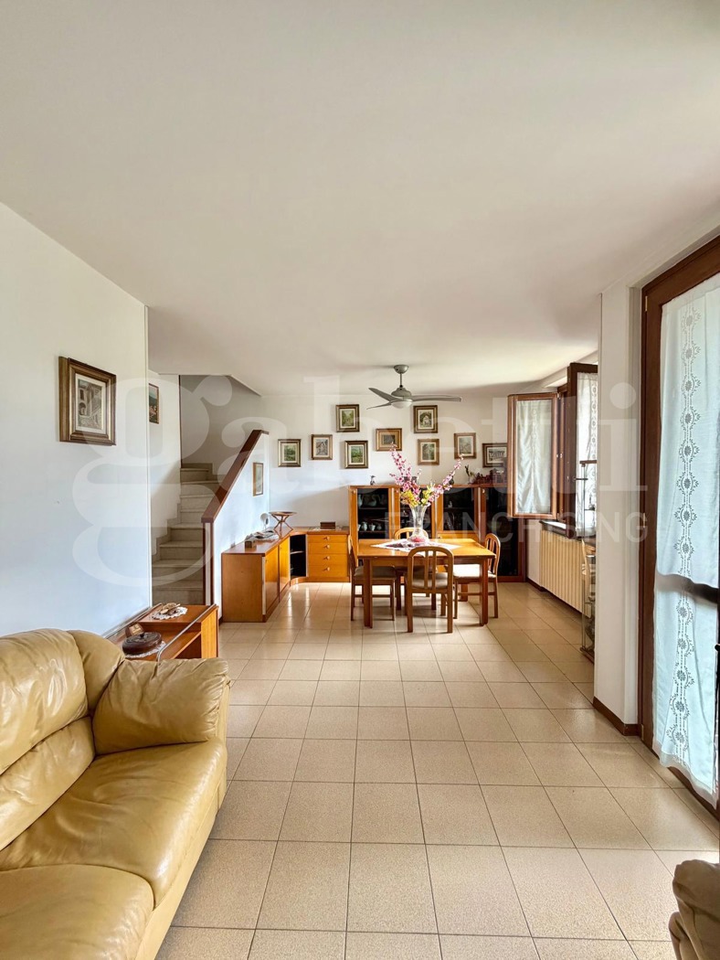Villa con giardino a Senago
