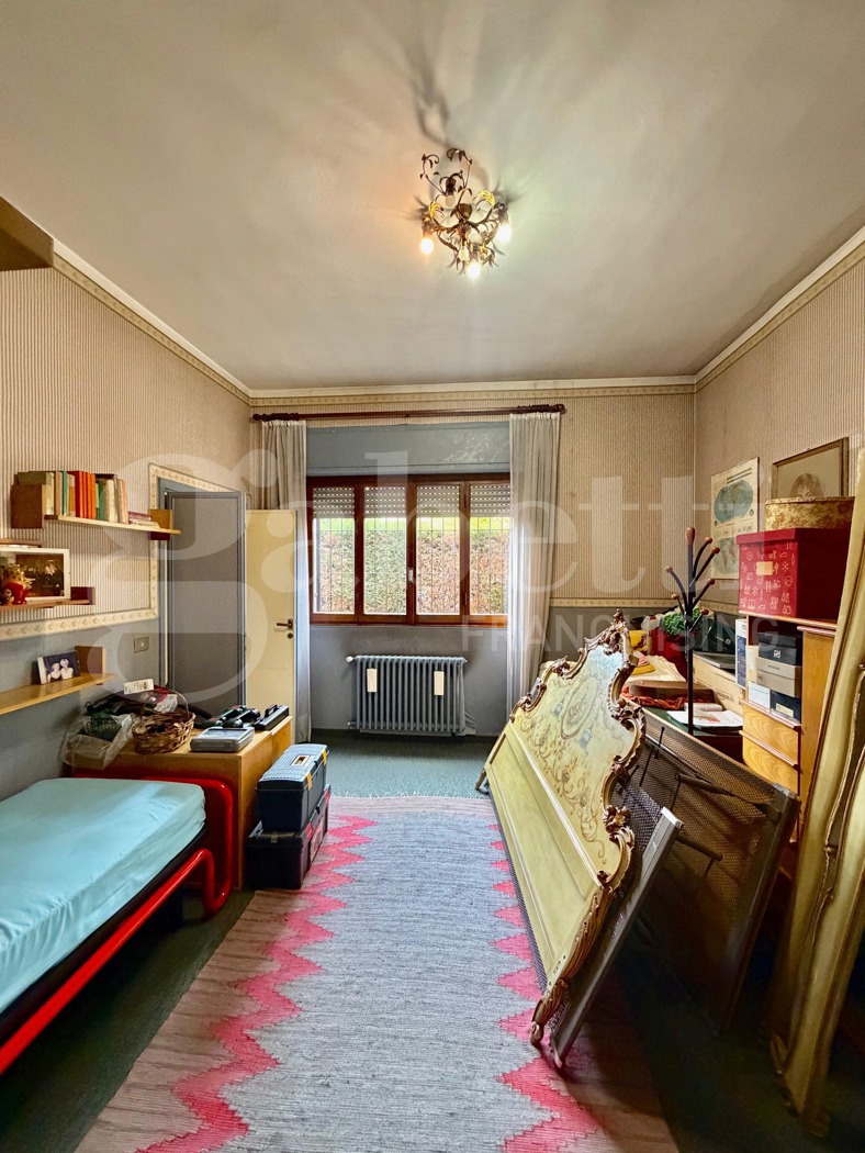 Villa Bifamiliare con giardino a Senago