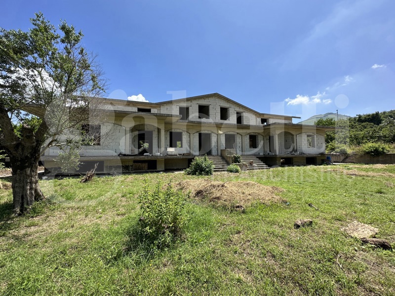 Villa Bifamiliare con giardino a Monteforte Irpino