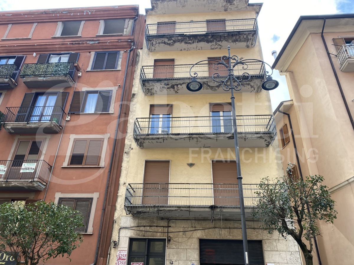 Magazzino in vendita a Avellino