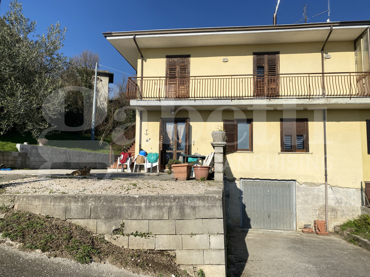 Appartamento con box a Avellino