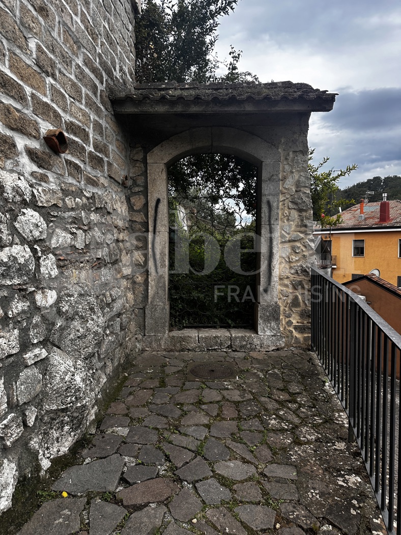 Appartamento con giardino a Candida