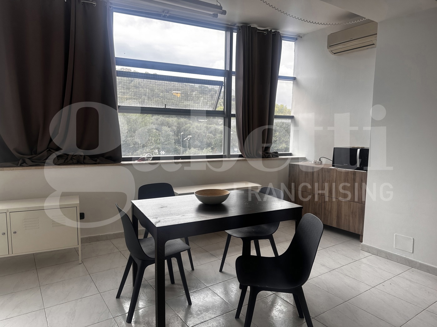 Trilocale arredato in affitto a Avellino