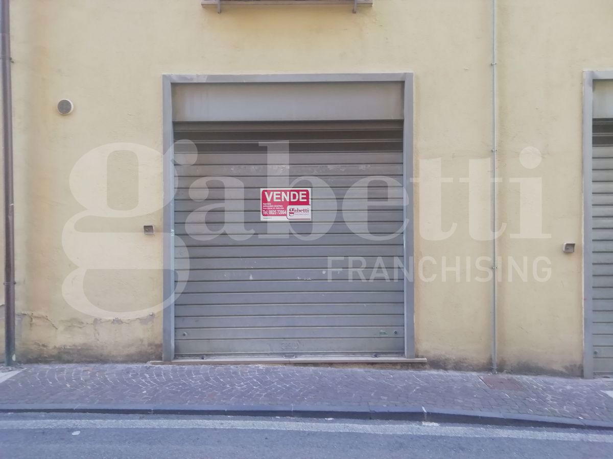 Negozio in affitto a Avellino