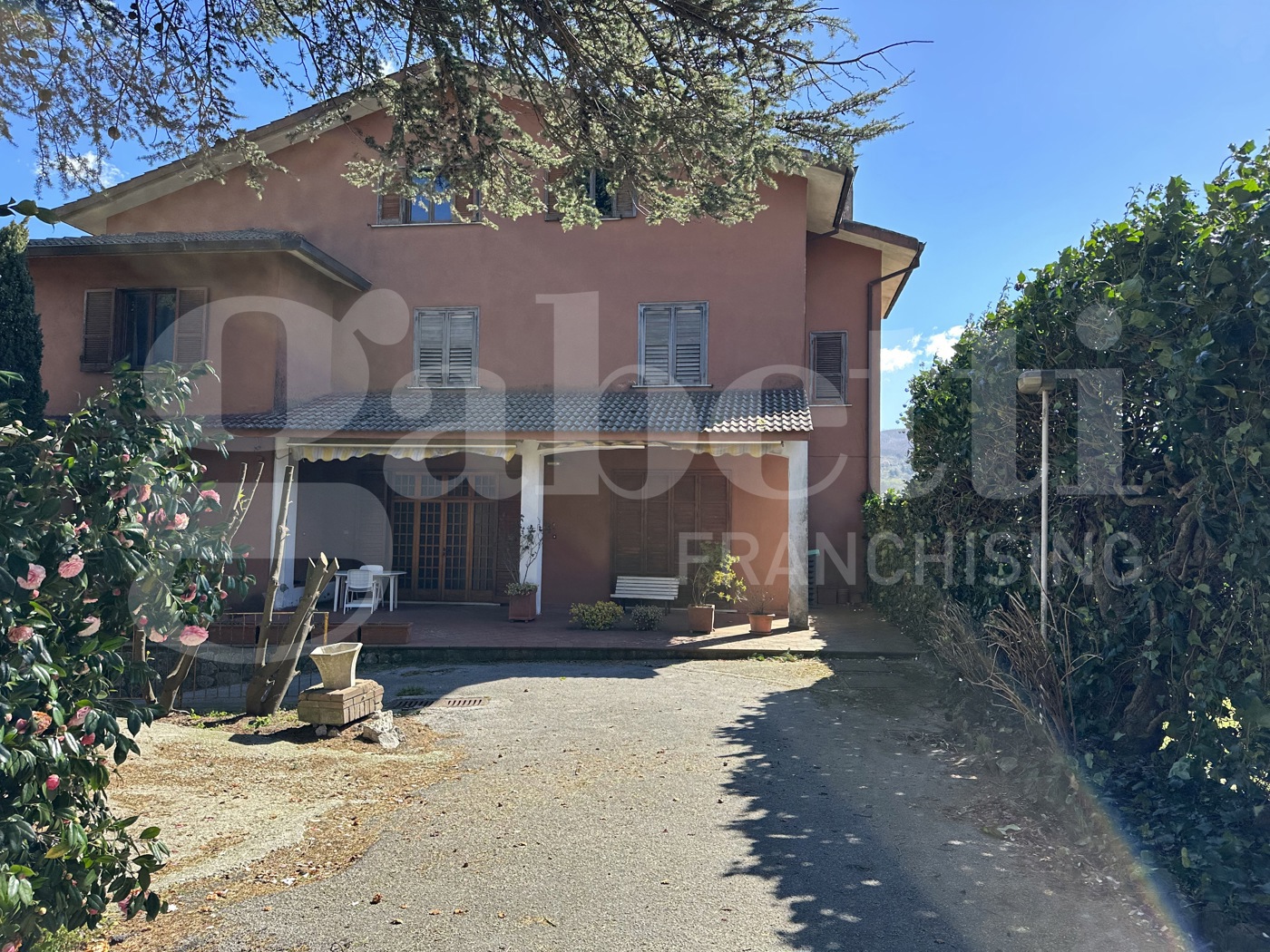 Villa con giardino a Avellino