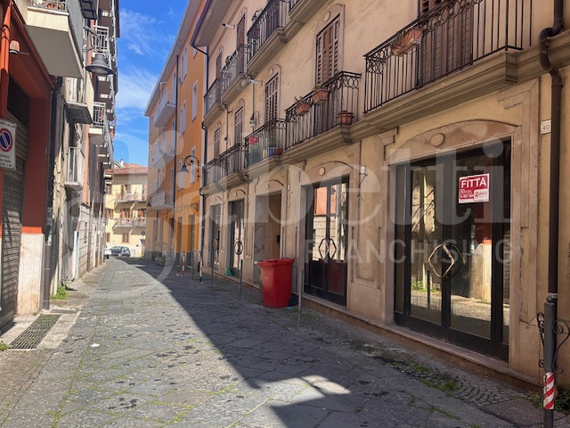 Negozio in affitto a Avellino
