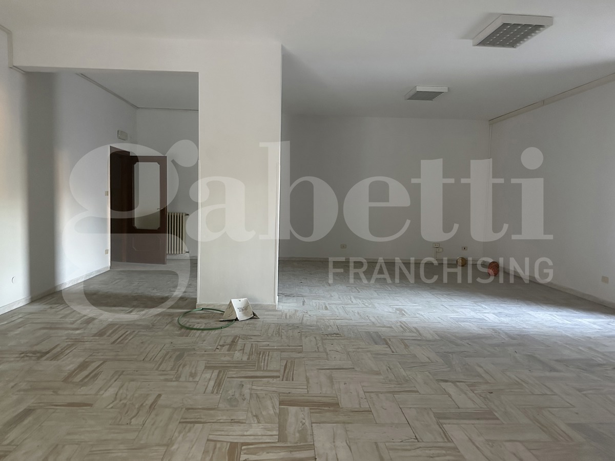 Ufficio da ristrutturare a Avellino