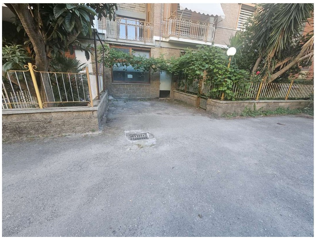 Ufficio con giardino a Avellino