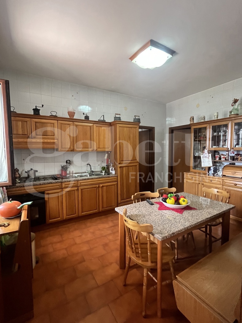 Villa in vendita a Pietrastornina