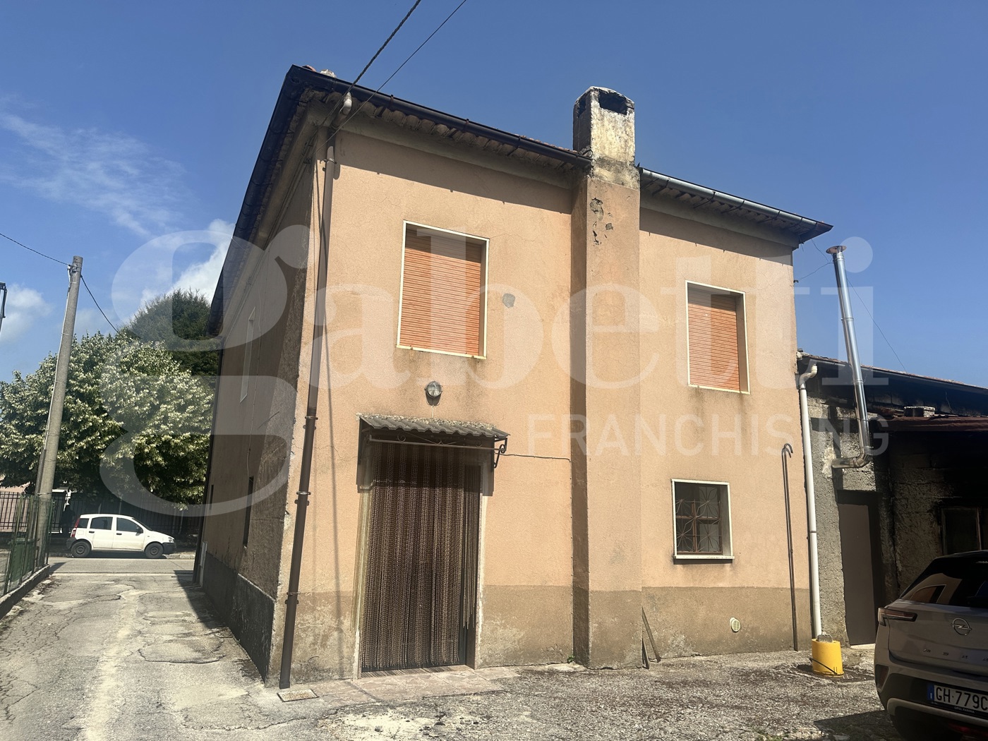 Casa indipendente con giardino a Volturara Irpina