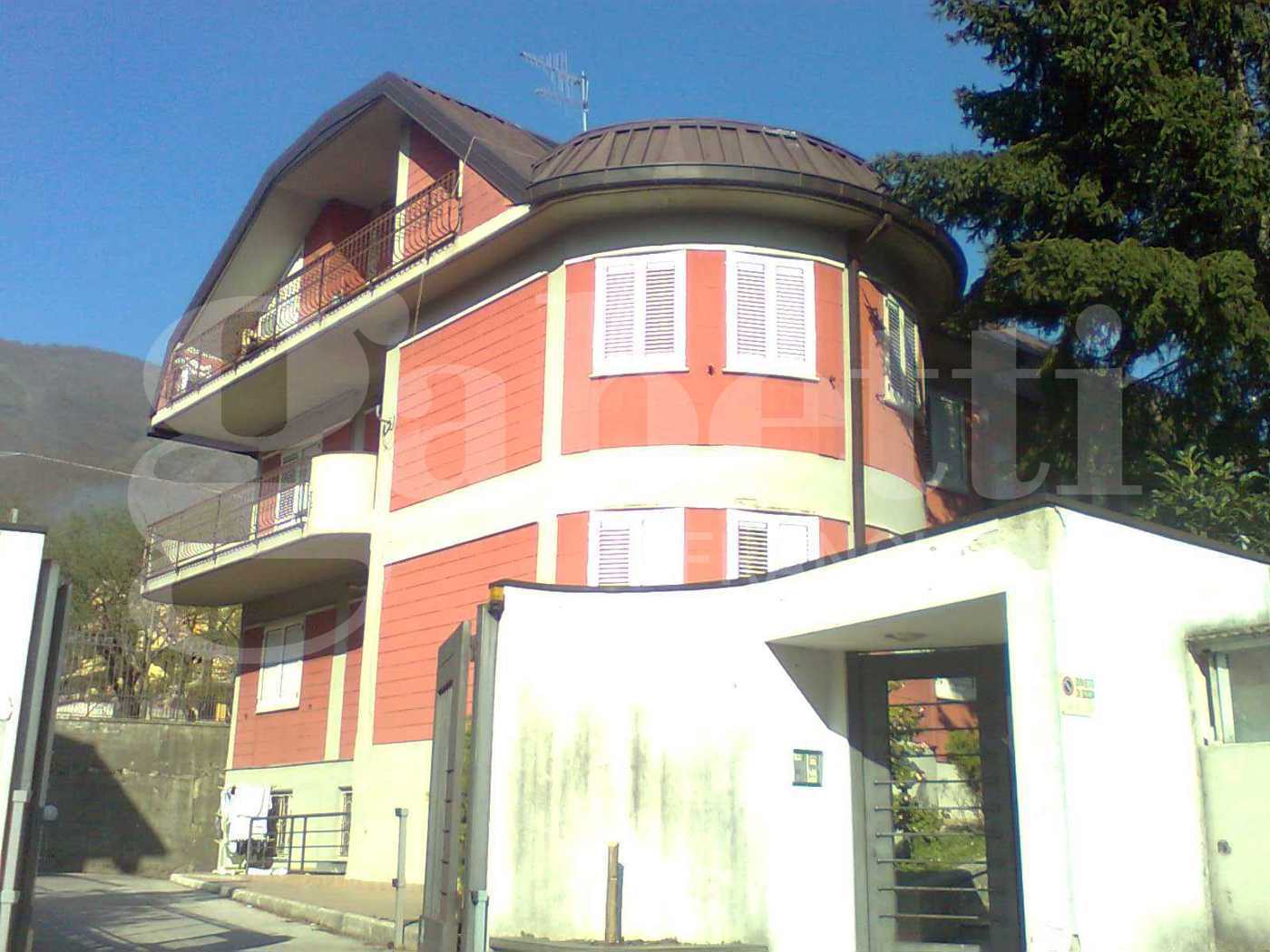 Stabile/Palazzo con box doppio a Monteforte Irpino