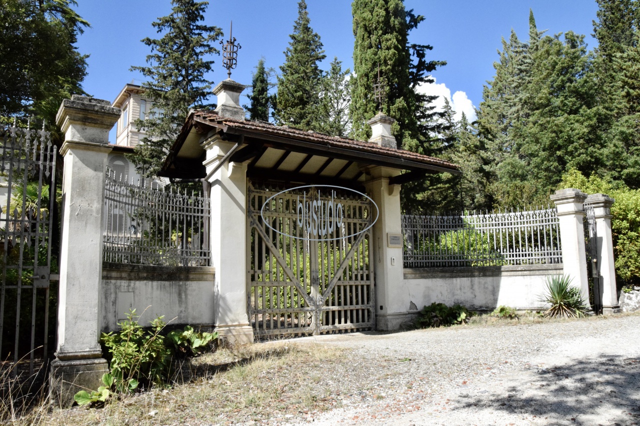 Villa con giardino a Pelago