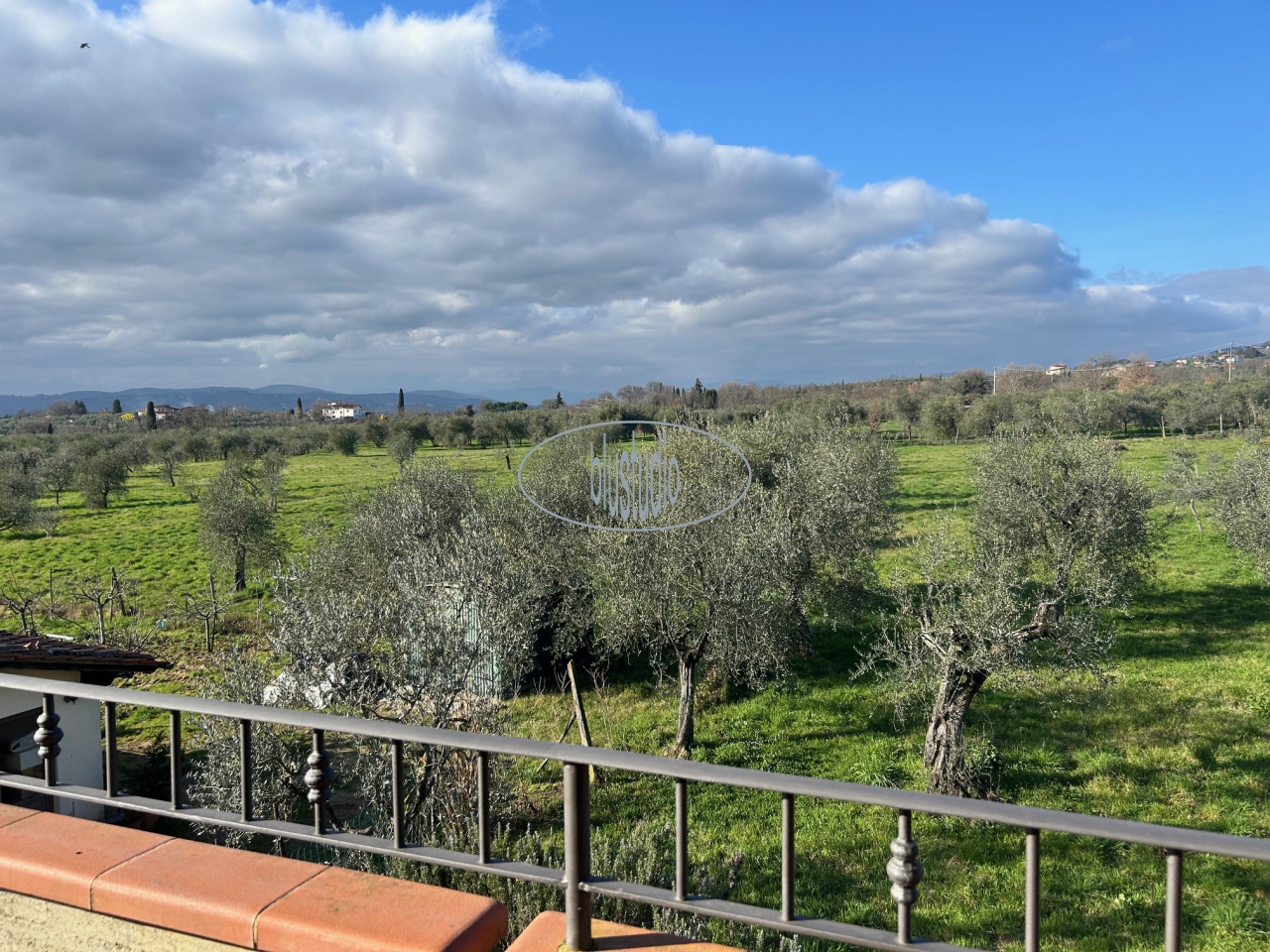 Villa arredata in affitto a Reggello