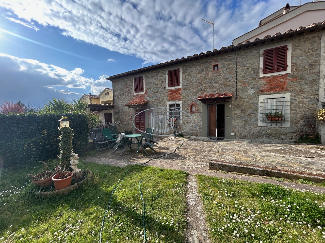 Casa indipendente con giardino a Reggello