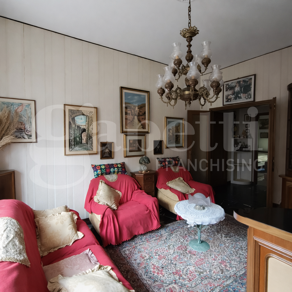 Quadrilocale da ristrutturare a Bologna