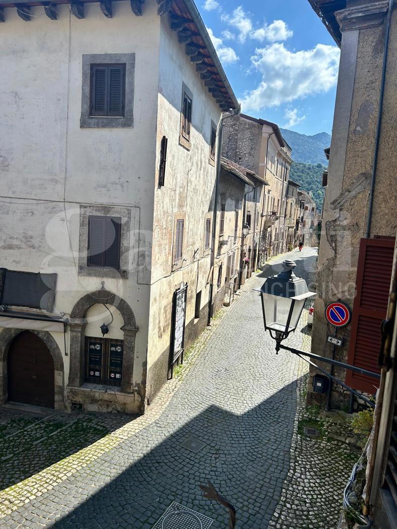 Appartamento da ristrutturare a Sermoneta