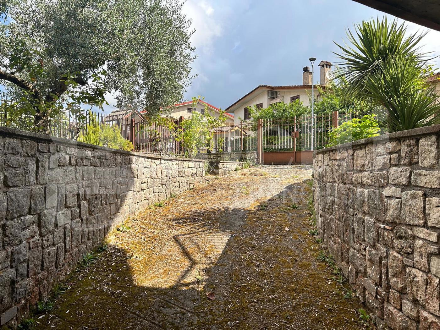 Trilocale con box a Norma