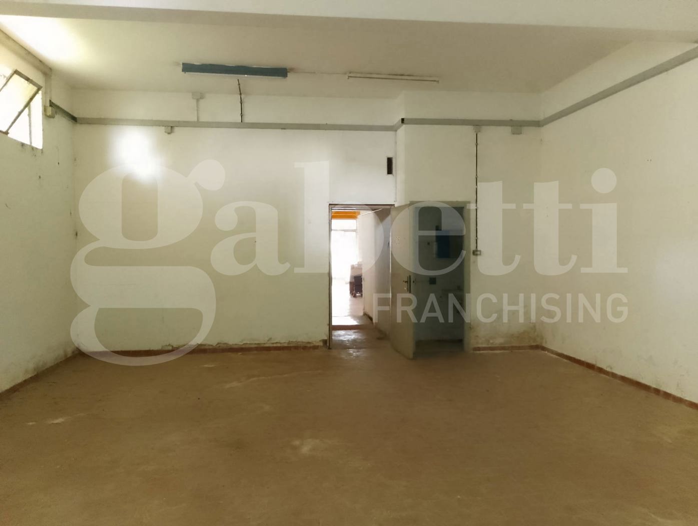 Negozio in vendita a Latina