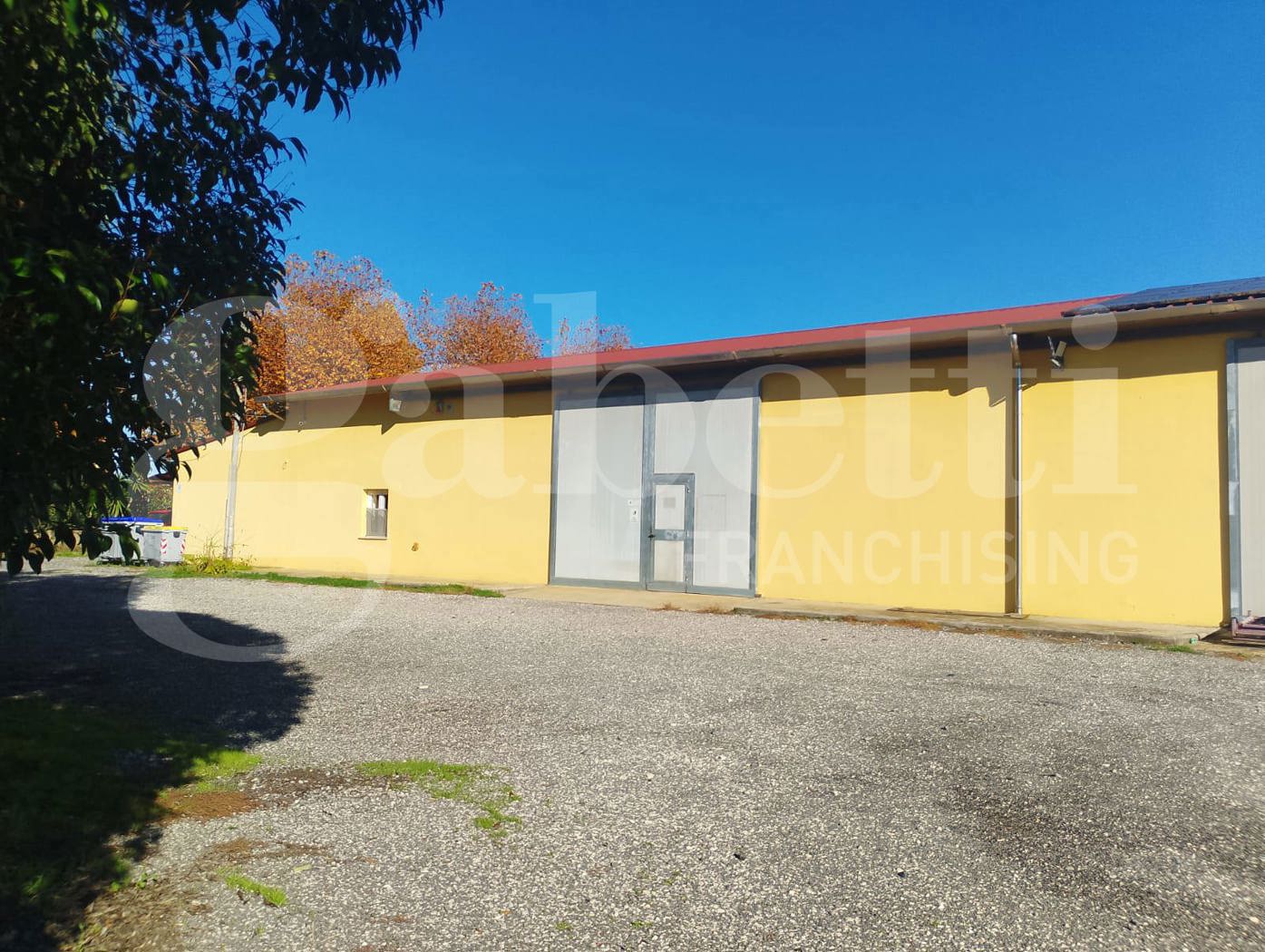 Capannone con box doppio a Latina