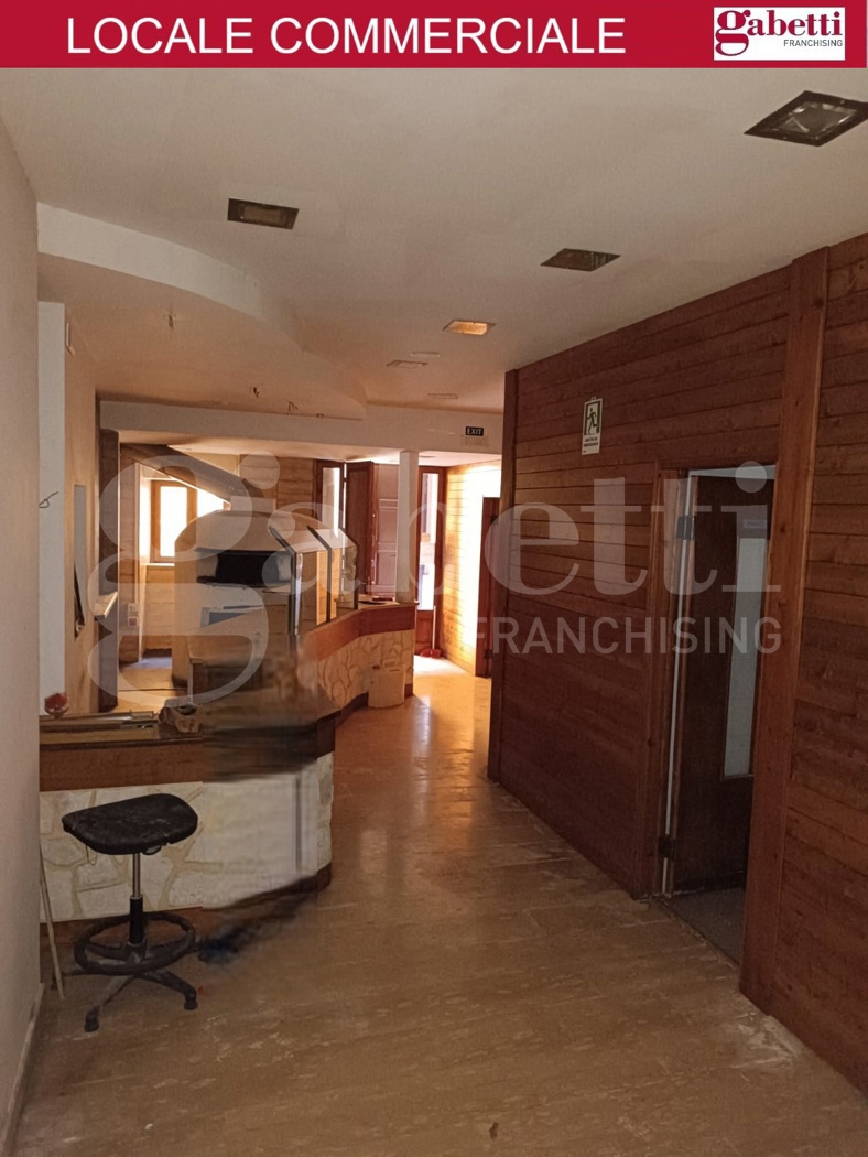 Negozio in affitto a Cori
