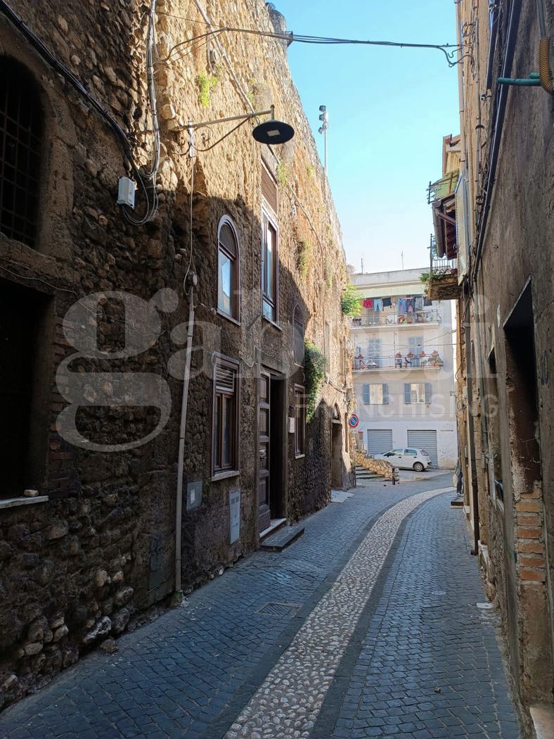 Negozio in affitto a Cori