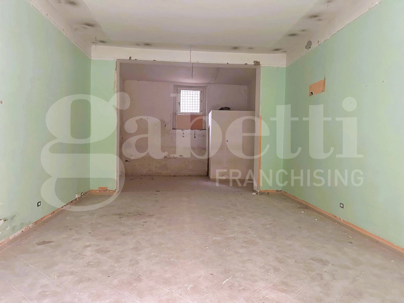 Negozio in vendita a Fondi