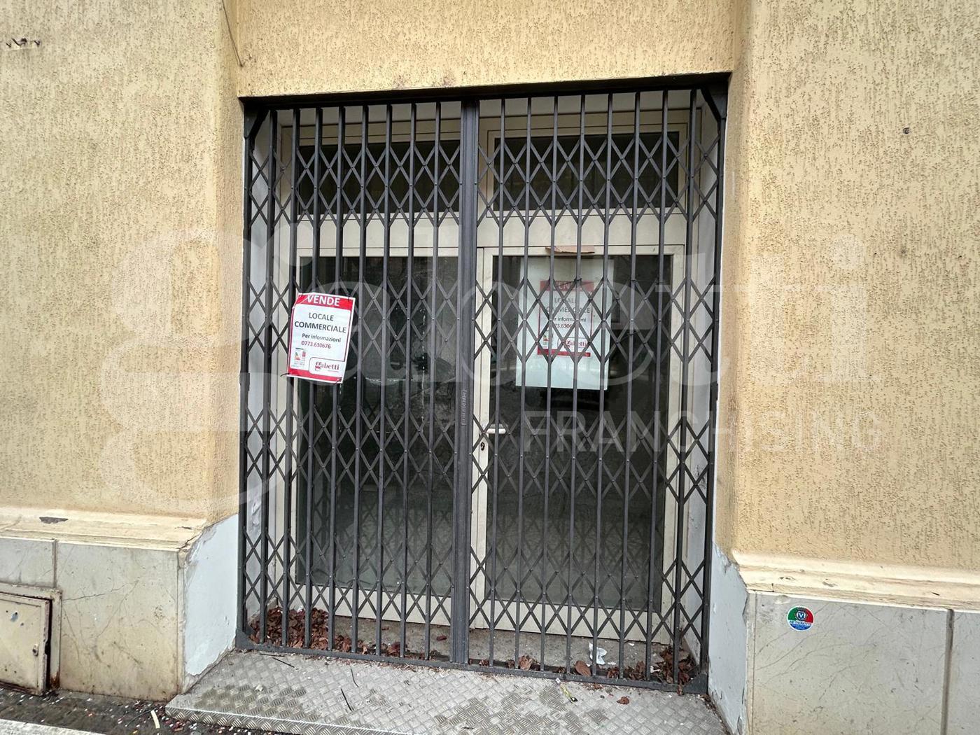 Negozio in vendita a Fondi