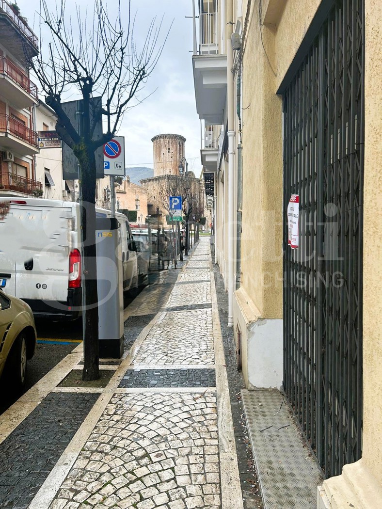 Negozio in vendita a Fondi