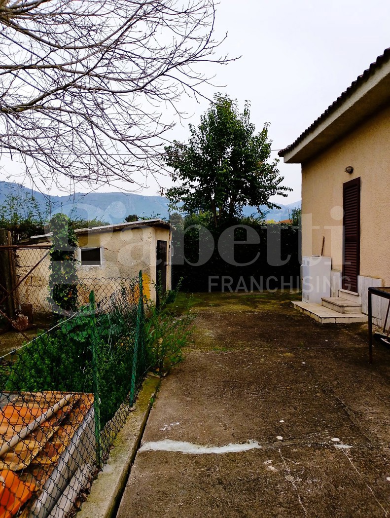 Casa indipendente da ristrutturare a Cisterna di Latina