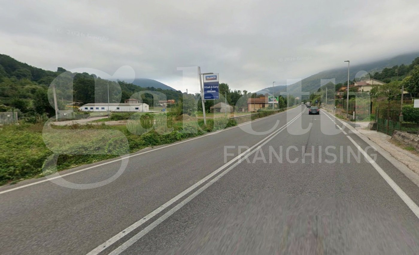 Capannone con box doppio a Patrica