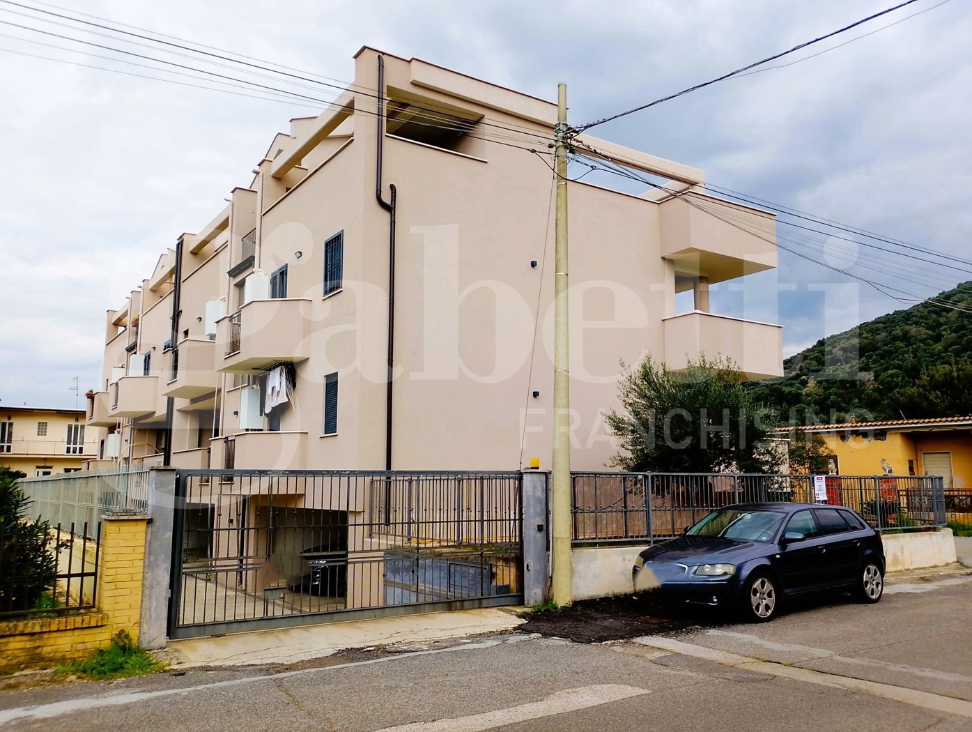 Box/Garage 20mq in vendita a Sermoneta