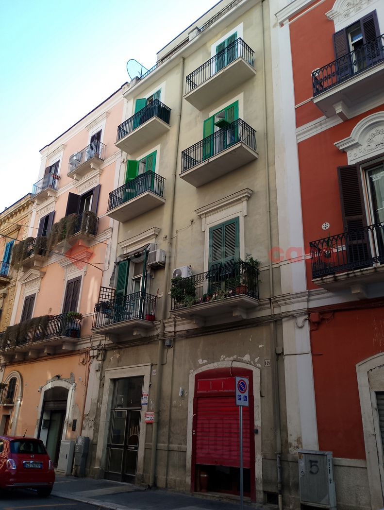Trilocale da ristrutturare a Bari