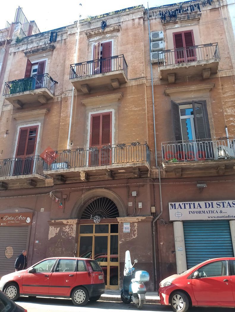 Trilocale ristrutturato a Bari