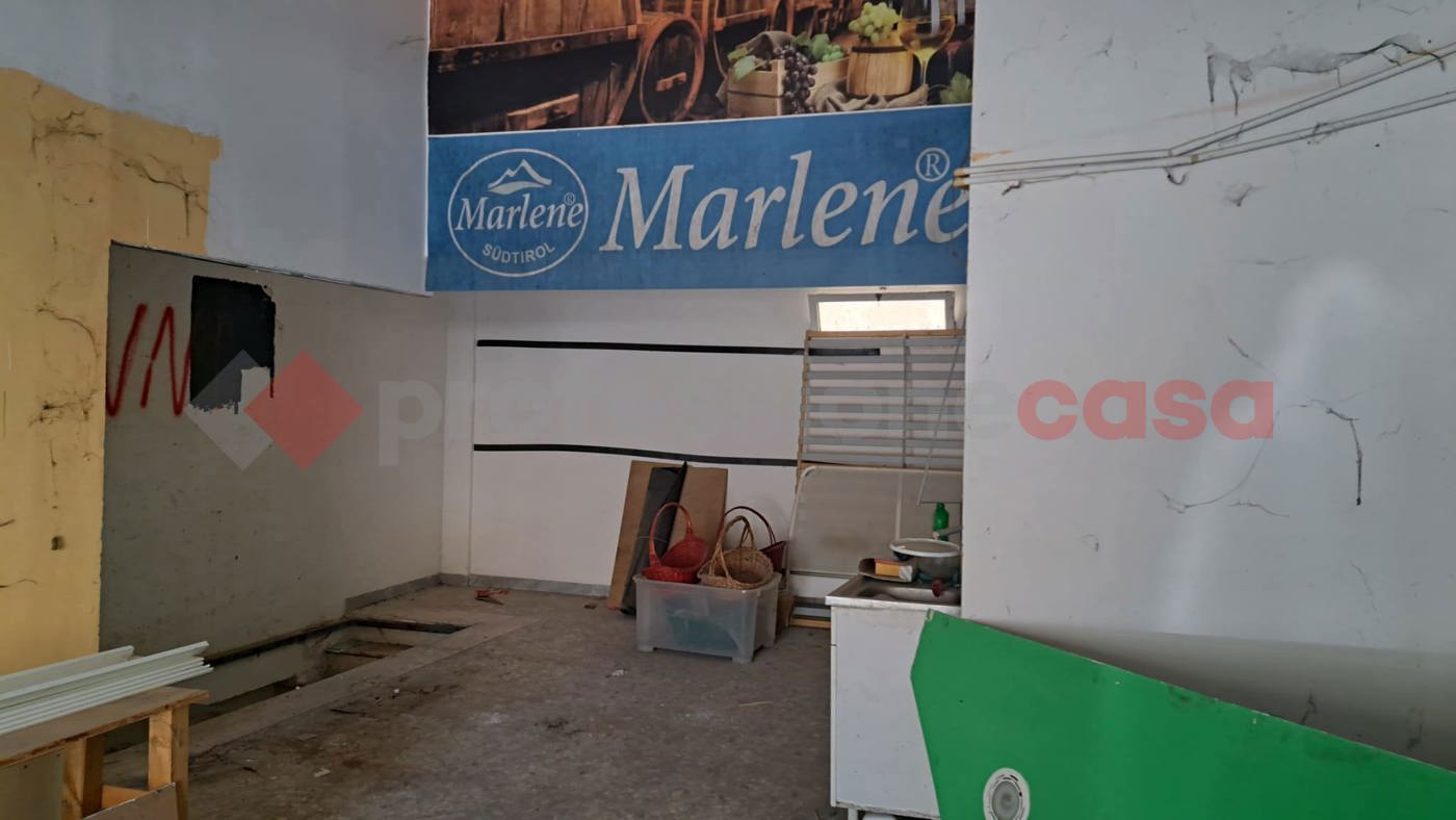 Negozio in affitto a Bari