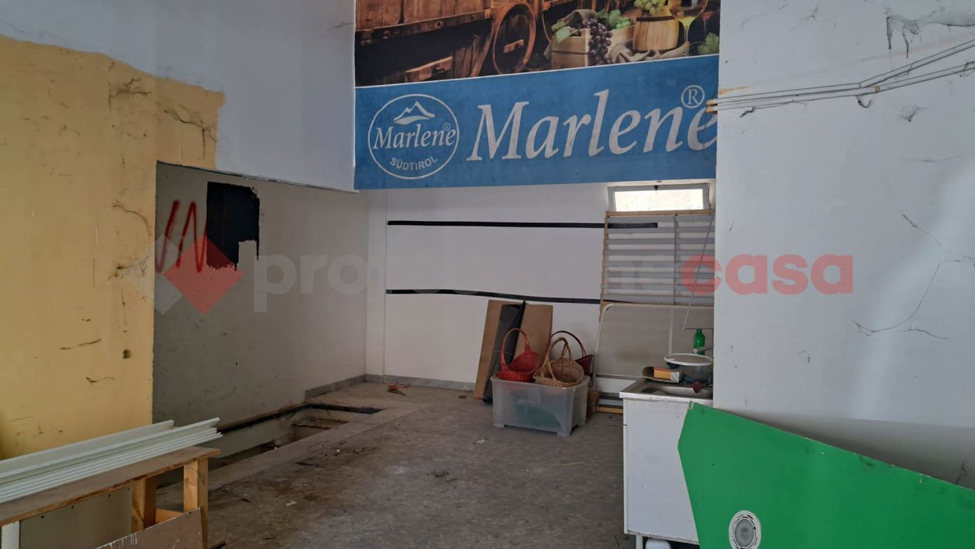 Negozio in affitto a Bari