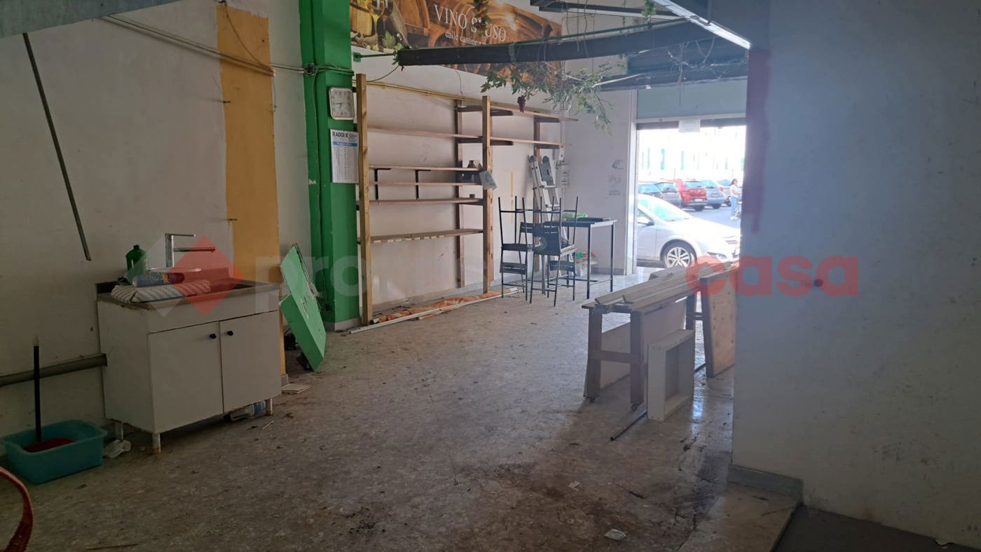 Negozio in affitto a Bari