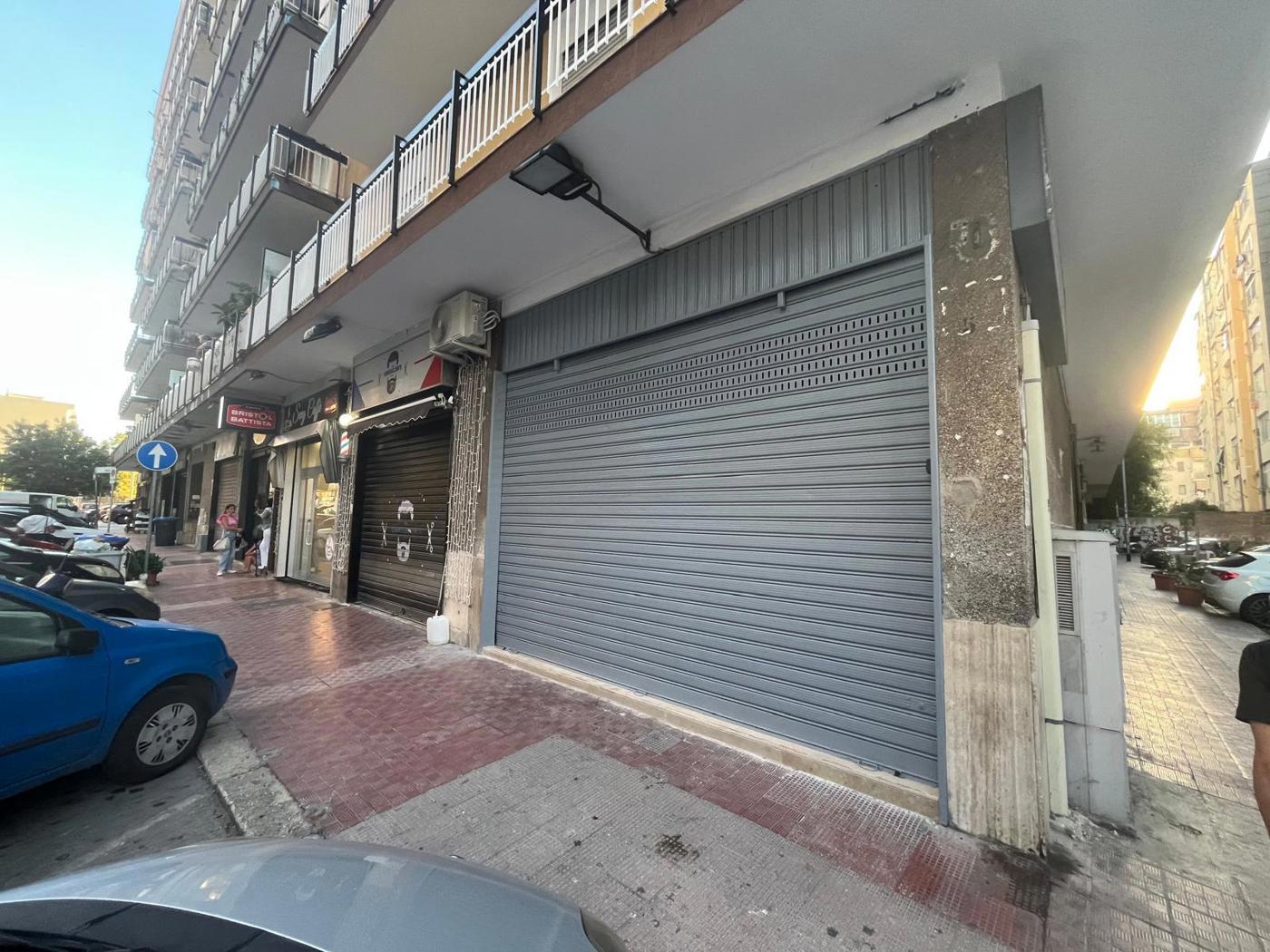 Negozio in affitto a Modugno