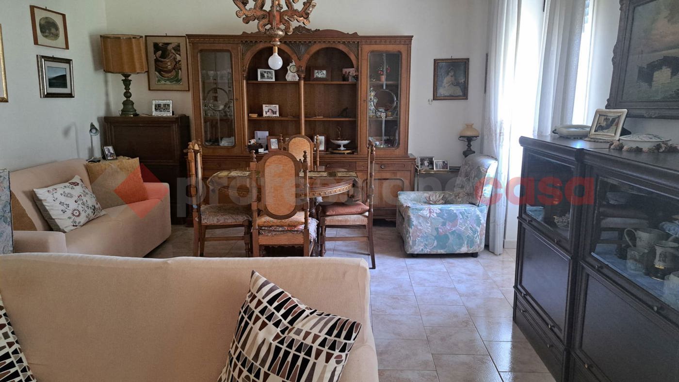 Quadrilocale arredato in affitto a Bari