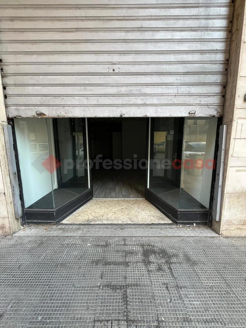 Negozio in affitto a Bari