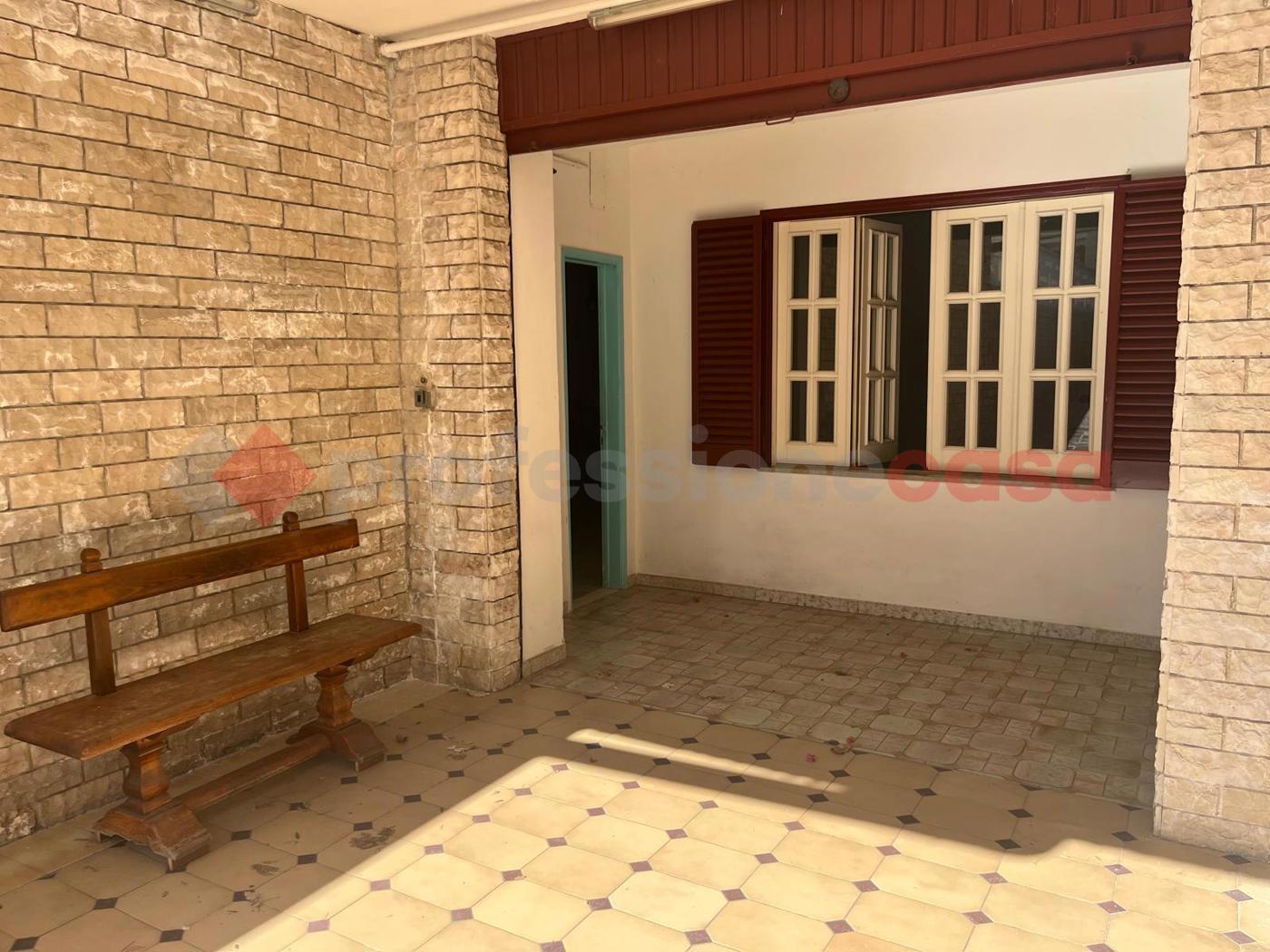 Trilocale in affitto a Valenzano