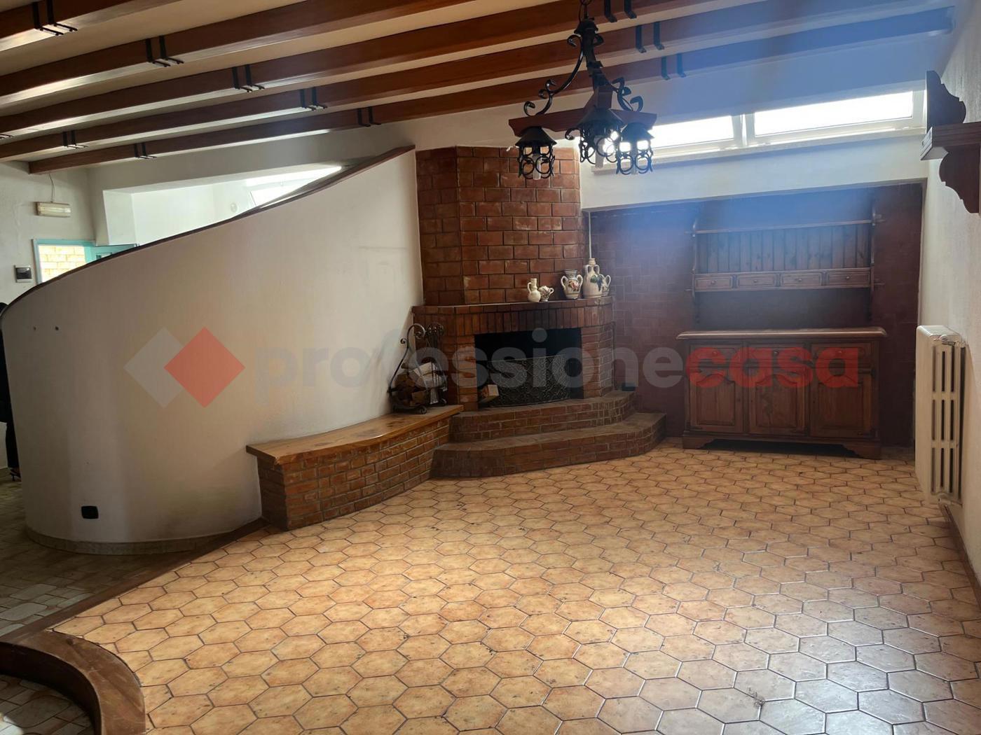 Trilocale in affitto a Valenzano