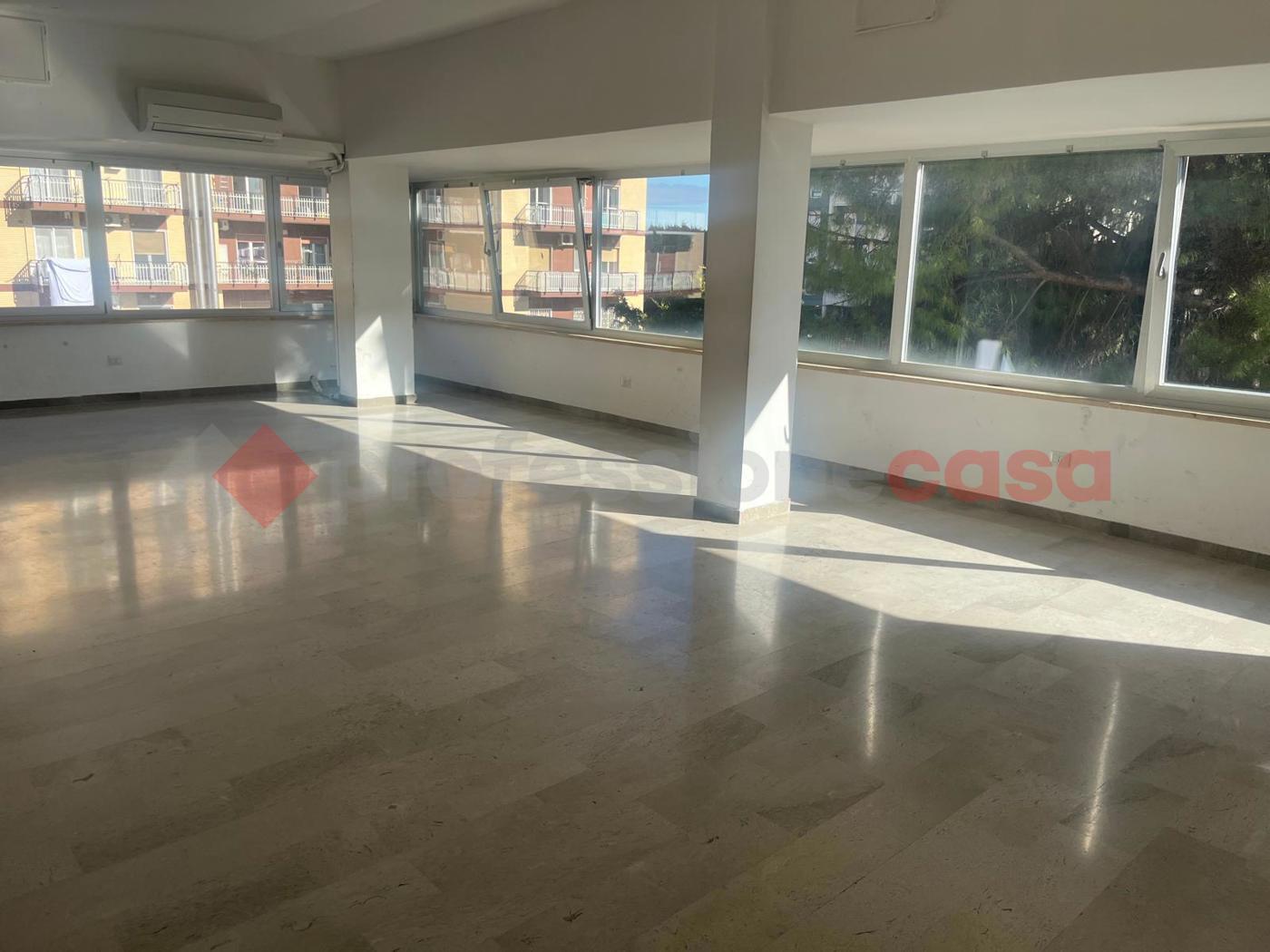Ufficio in affitto a Bari