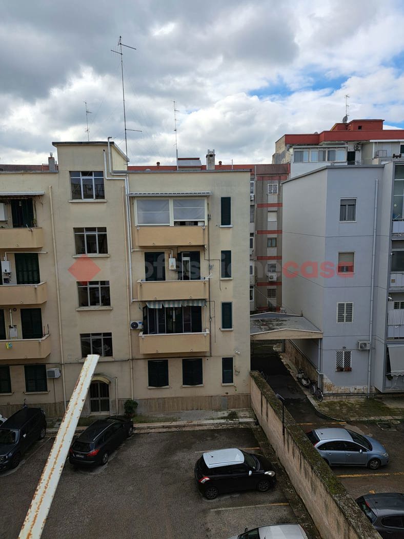 Trilocale arredato in affitto a Bari