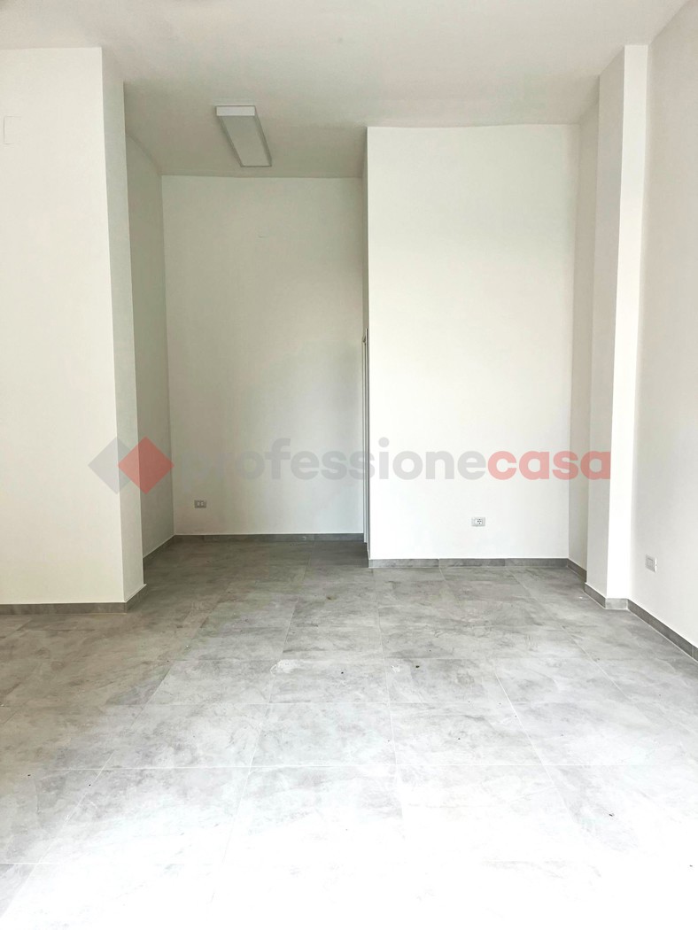 Negozio in vendita a Modugno