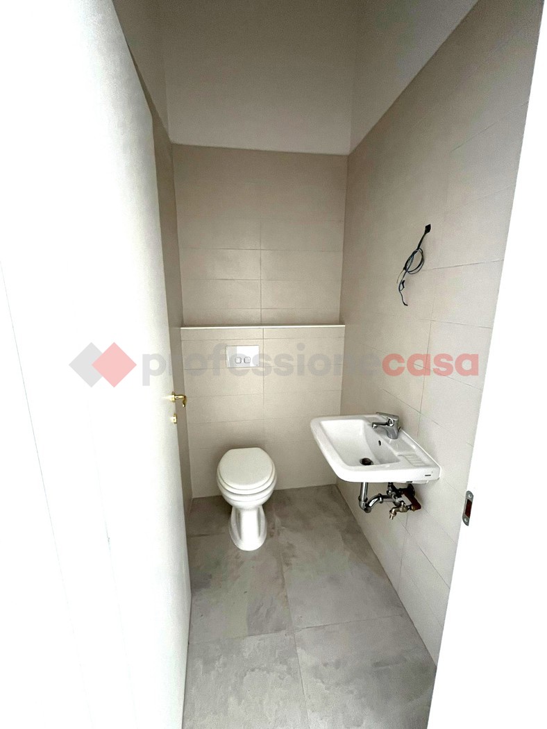 Negozio in vendita a Modugno