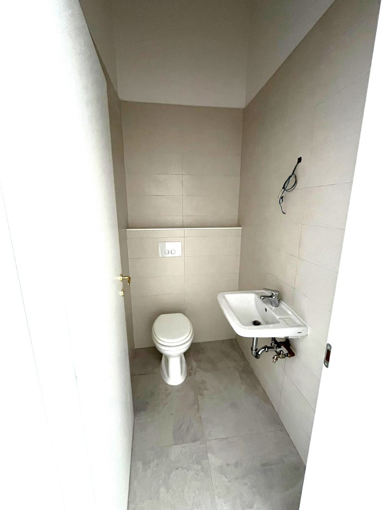 Negozio in affitto a Modugno