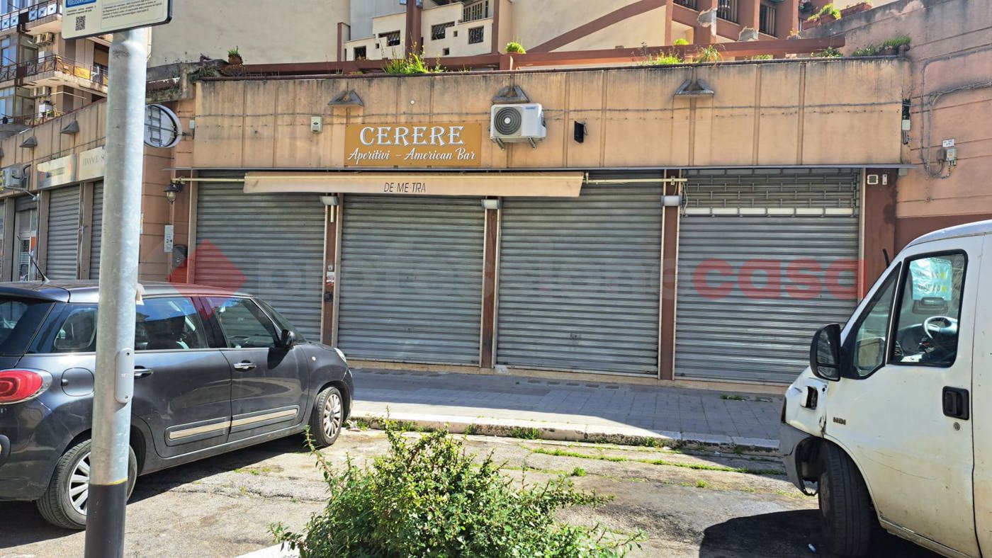 Negozio in affitto a Bari
