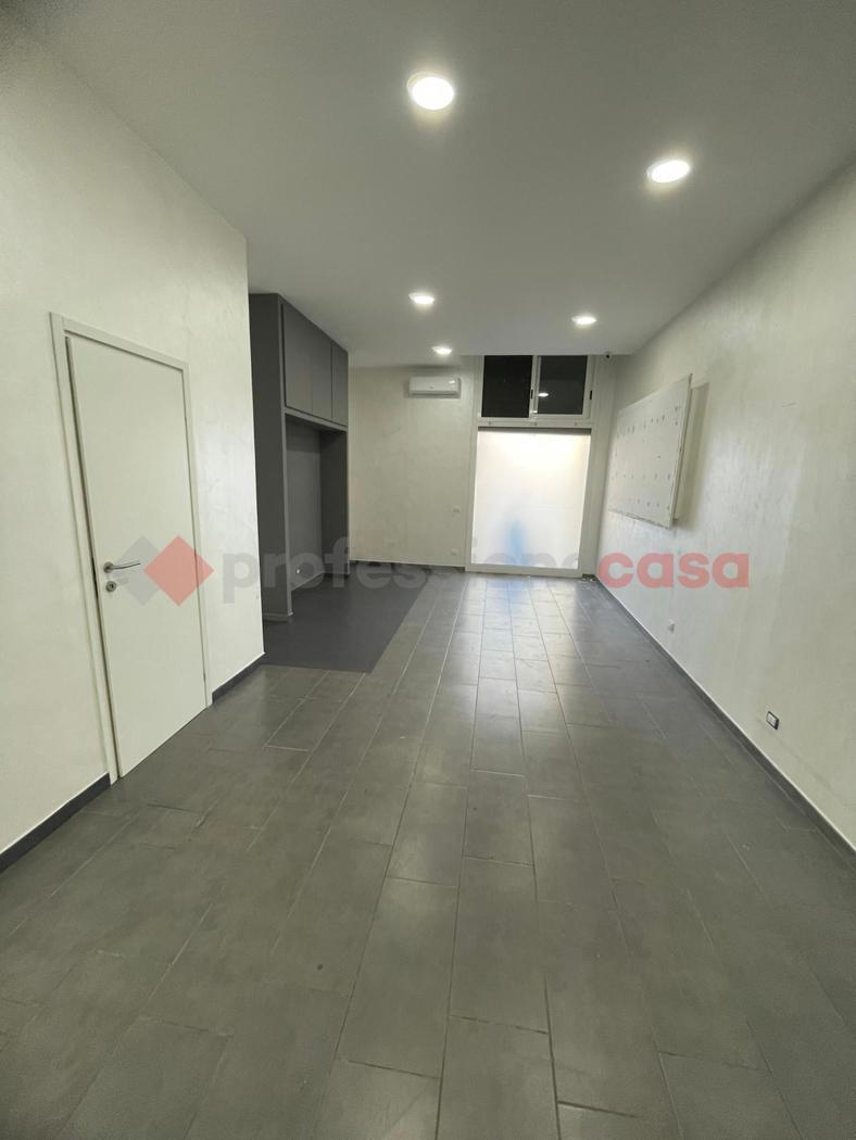 Negozio in affitto a Bari