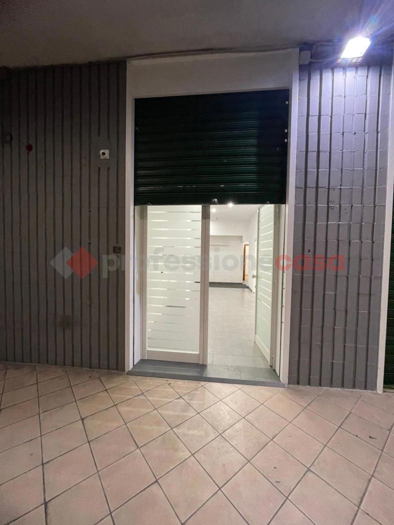 Negozio in affitto a Bari